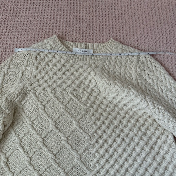 FRAME Cable Knit Puff Sleeve Sweater – Ivory / Cream (Small) - Picture 9 of 10